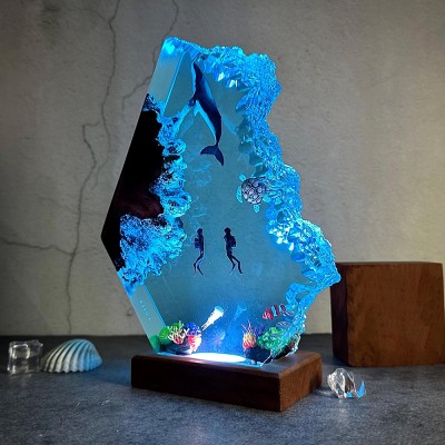 Lampe en bois représentant une baleine à bosse et un plongeur, cadeau de Noël, cadeau de Saint-Valentin