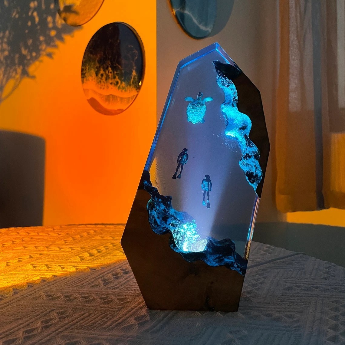 Nachtlicht mit Taucherpaar und Meeresschildkröte, Kunstharz