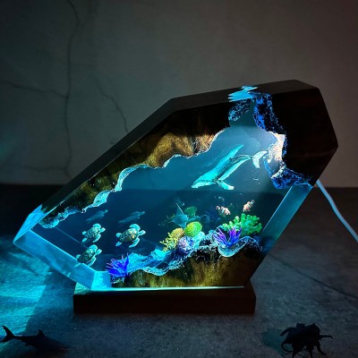 Riesiges Buckelwal- und Schildkröten-Nachtlicht aus Kunstharz